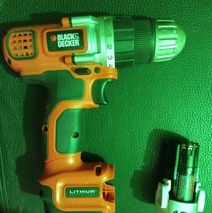 Black and Decker Drillwith 12v Lithium Battery